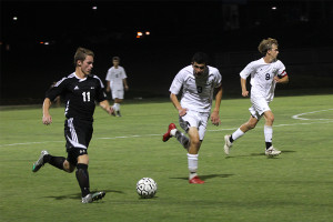 Boys soccer ties Blue Valley North in double overtime