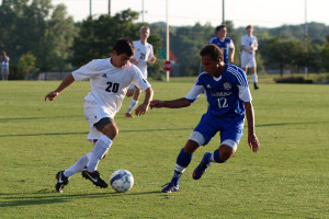 Boys soccer defeats Rockhurst