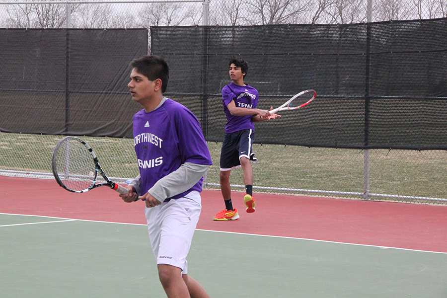 Boys+varsity+tennis+competes+at+State