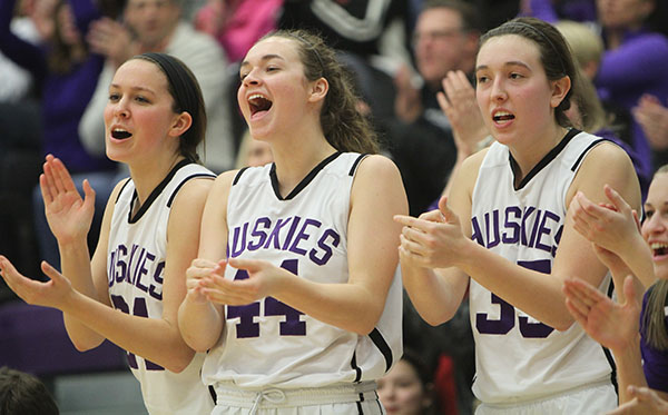 Girls varsity basketball defeats Gardner Edgerton 49-47