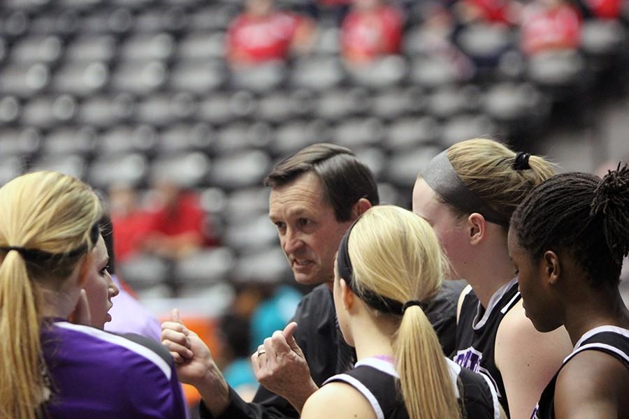 Girls varsity basketball loses state to Maize
