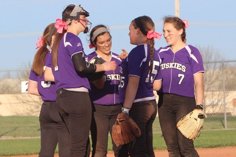 Varsity softball wins and loses in double header