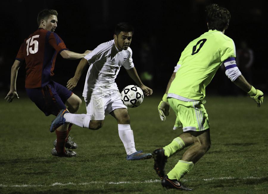 Boys soccer defeats Olathe North, advancing to state semifinals