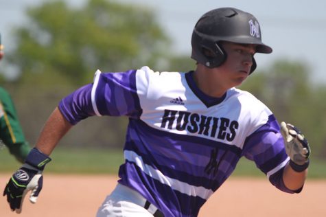 Baseball defeats SMS, 9-1