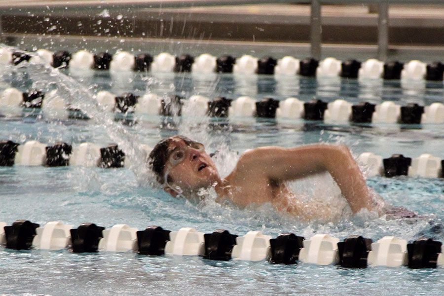 Boys swimming defeats Shawnee Mission South, 121-64