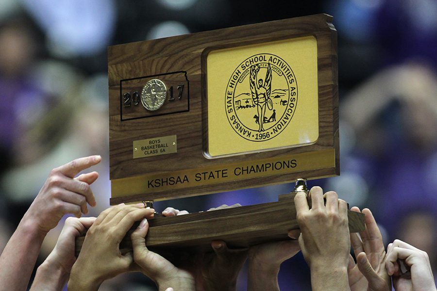 Huskies hold on, defeat Lions 64-61 to win state title