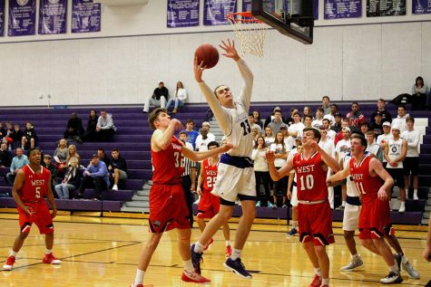 BVNW pulls away late, defeating BVW 56-34