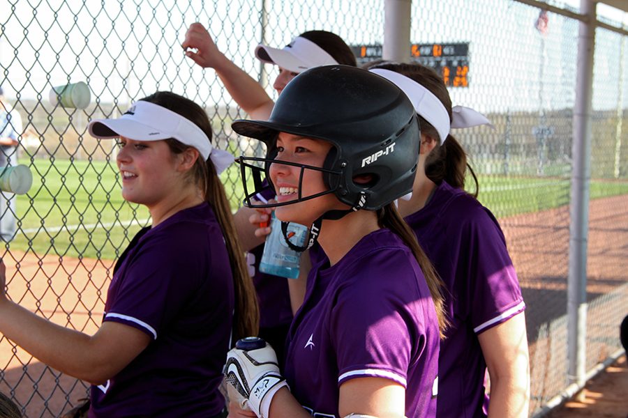 BVNW+softball+gets+swept+by+Blue+Valley