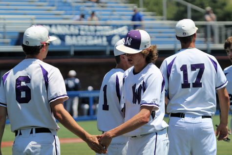 Errors plague Huskies semifinal, fall to Manhattan, 6-3