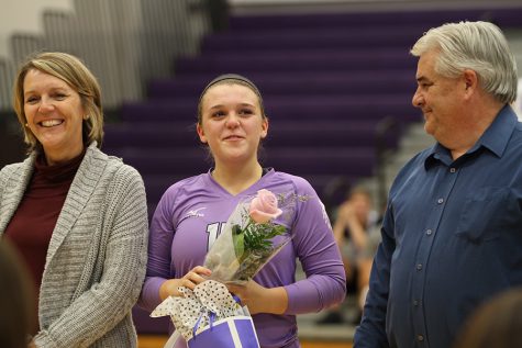 Husky volleyball falls in Senior Night match 0-2 (28-30, 20-25)