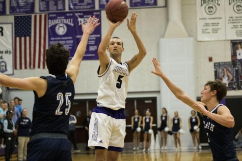 No. 3 Huskies knock off No. 1 Mustangs, 69-58