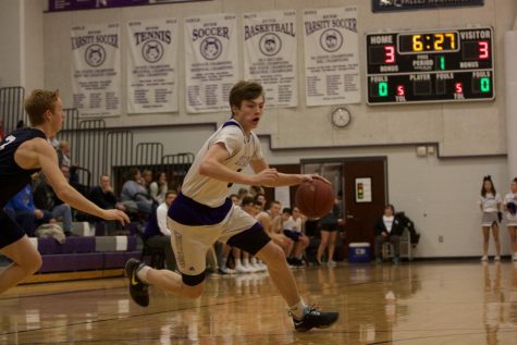 Huskies remain undefeated in EKL, defeat Mill Valley, 62-25
