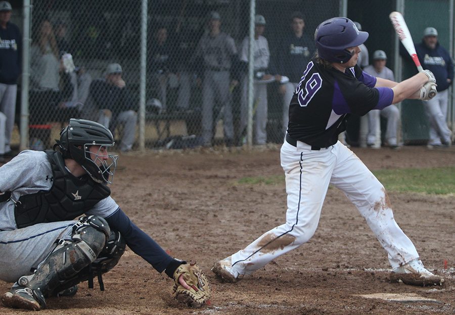 Huskies come up short in 9-8 loss to Saints