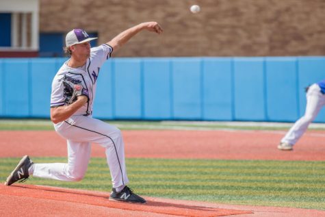 Huskies’ hot bats blast past Blues in quarterfinal win