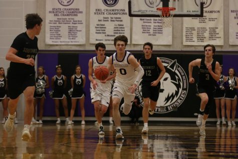 No.1 BVNW sweeps past BVSW, 70-48, in Sweetheart game