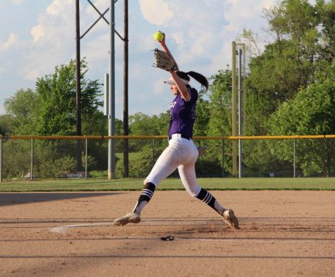 No.1 Jaguars eliminate No. 8 Huskies in regional final, 14-6