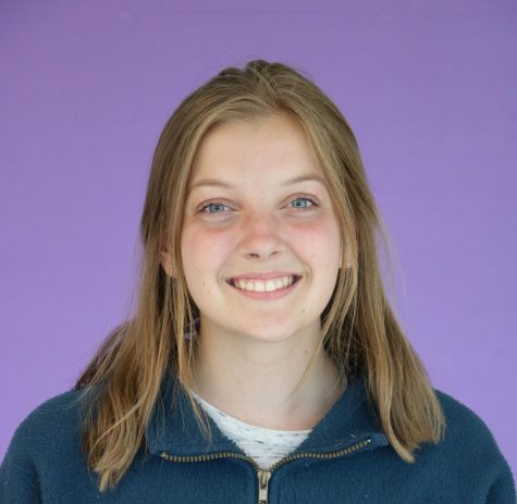 Teen’s latest obsession: themselves