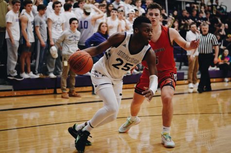Big fourth quarter helps Huskies pull away from the Jaguars, 58-45