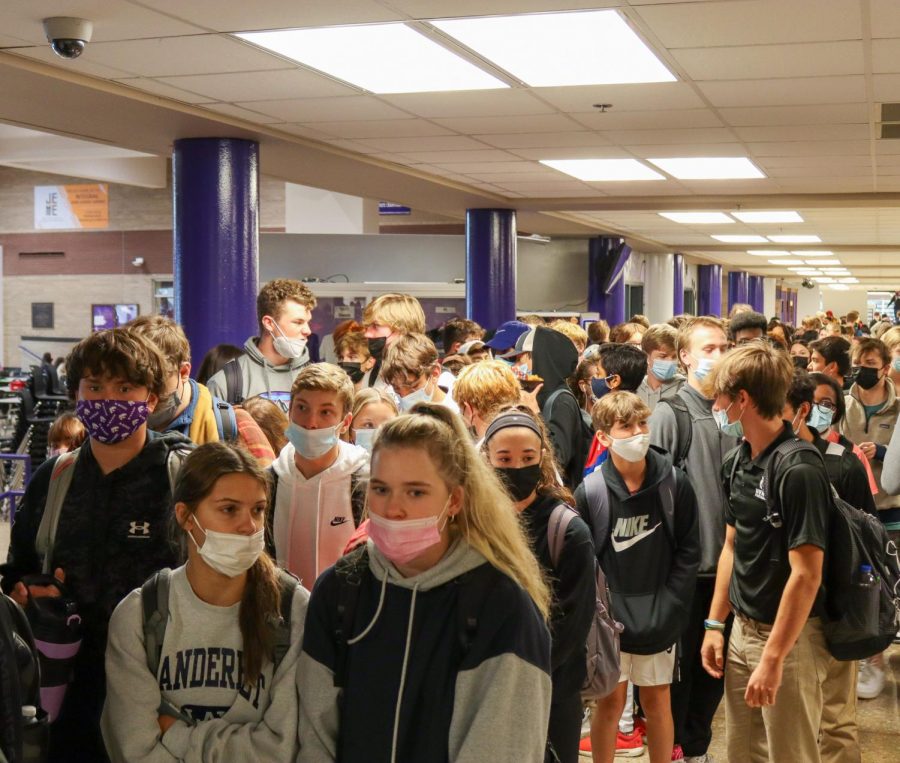 During the new modified Husky Halftime, BVNW students wait in the lunch line, Oct. 22.
