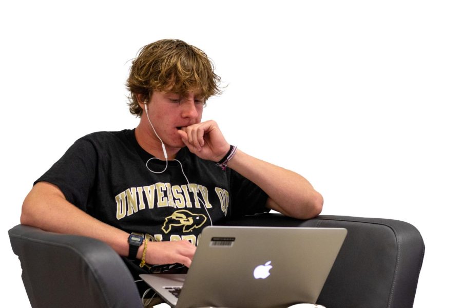 Sophomore Ben Silin discovered music was an escape for him at a young age. “I had really bad sleep insomnia, so I used to listen to [Bob Marley] to go to sleep,” Silin said. 