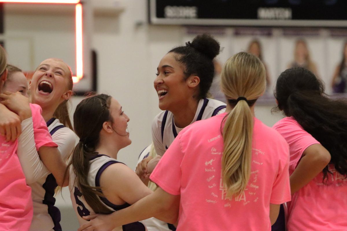 Photo+from+the+girls+varsity+basketball+game+against+Blue+Valley+North%2C+Feb.+16.+The+Huskies+won%2C+45-40.
