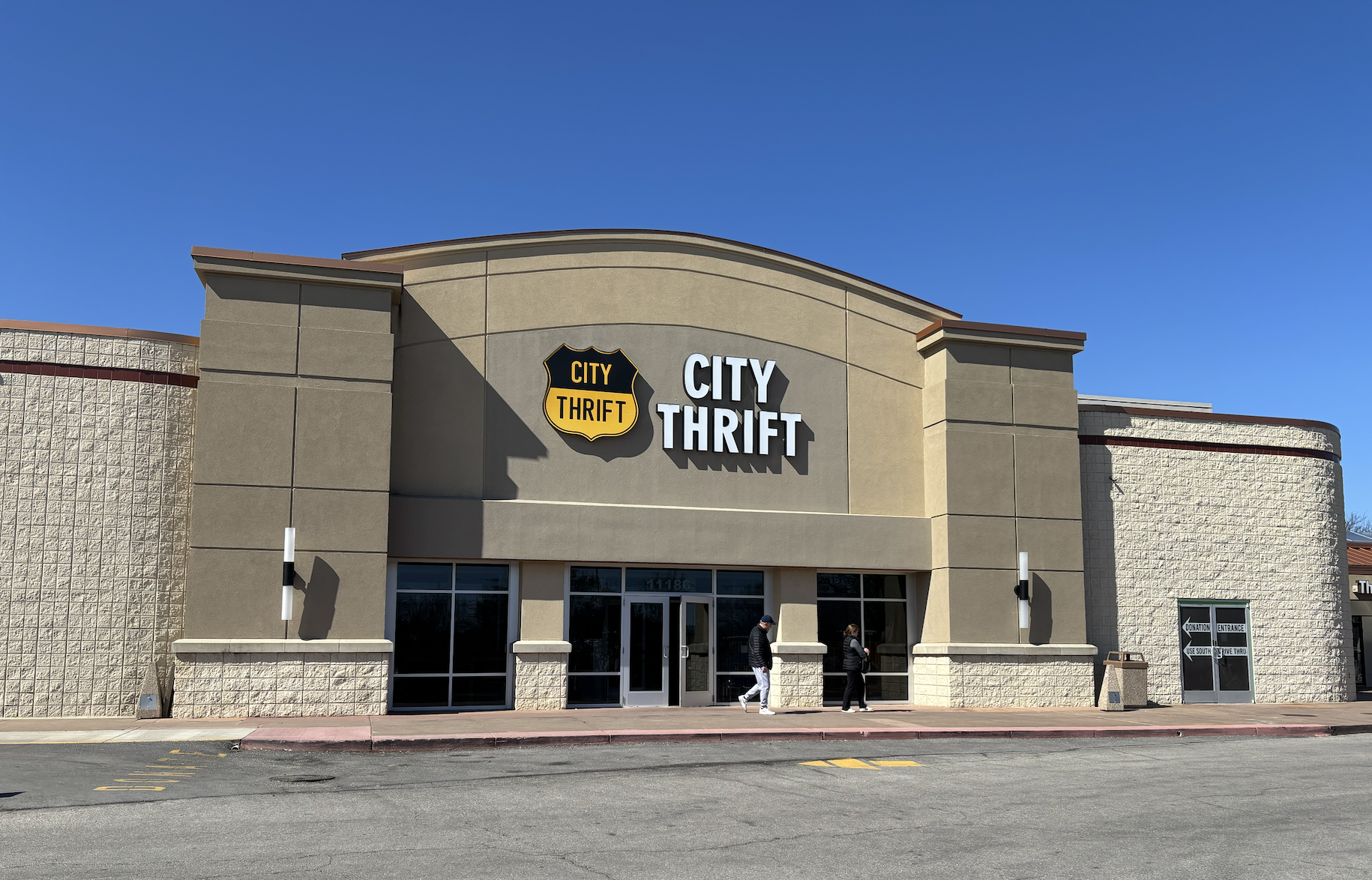 City Thrift, located on College and Antioch, earned a rating of 4/5 due to their good clothing selection yet still a little disorganized.