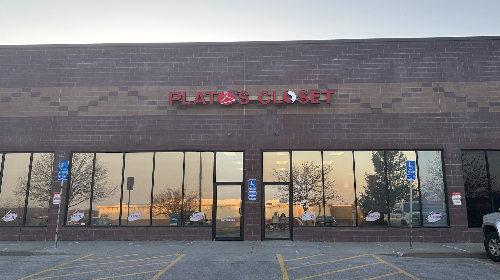 Plato's Closet, located on 135th and Quivira, earned a 3/5 due to their trendy selection yet high prices.